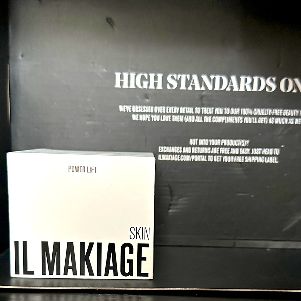 IL MAKIAGE Skin Power Lift in White